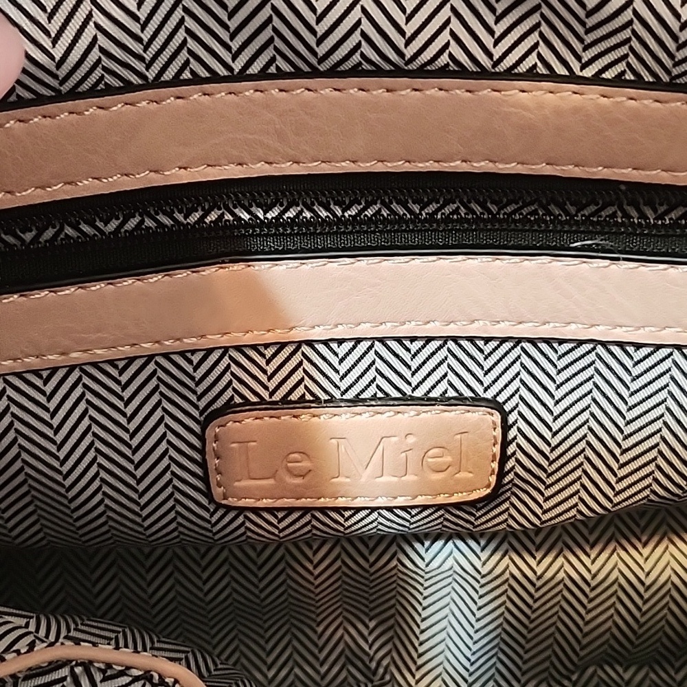 NWOT Womens Pink Shoulder Bag with Shearling Trim - Picture 4 of 6